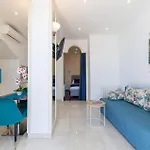 1 Bedroom Stunning In * 브렐라